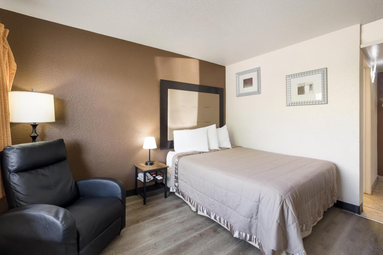 Hotel Knights / East Fry Sierra Vista